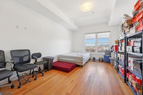15 Tichenor Lane Newark NJ 07114