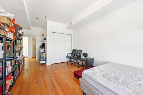 15 Tichenor Lane Newark NJ 07114