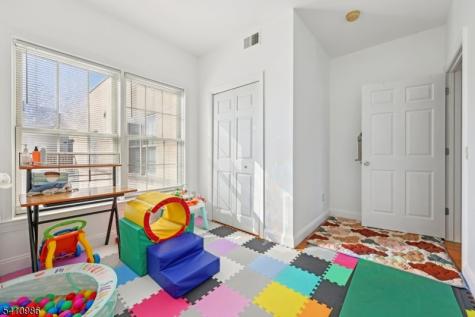 15 Tichenor Lane Newark NJ 07114