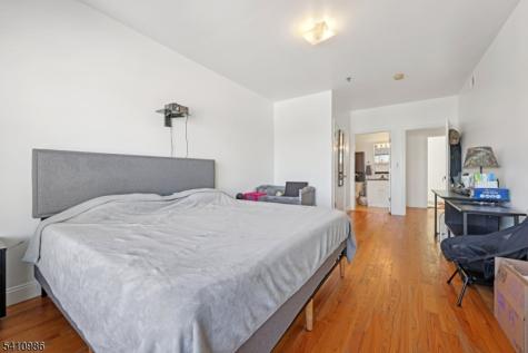 15 Tichenor Lane Newark NJ 07114