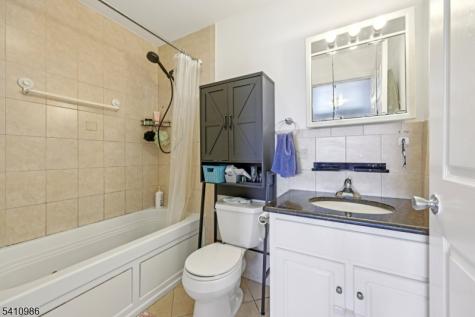 15 Tichenor Lane Newark NJ 07114