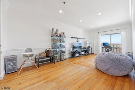 15 Tichenor Lane Newark NJ 07114