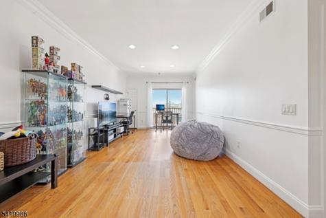 15 Tichenor Lane Newark NJ 07114