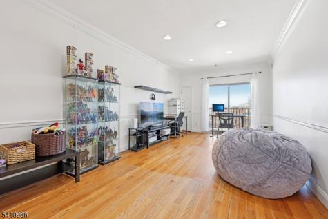 15 Tichenor Lane Newark NJ 07114