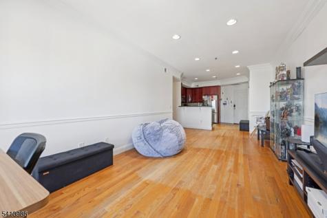 15 Tichenor Lane Newark NJ 07114