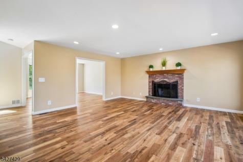 2 Log Road Jefferson NJ 07849