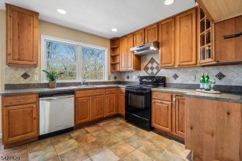2 Log Road Jefferson NJ 07849