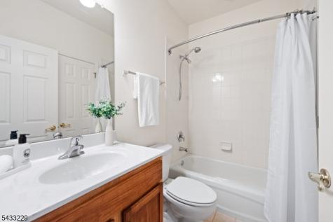 35 Hardenbergh Street Franklin NJ 08873