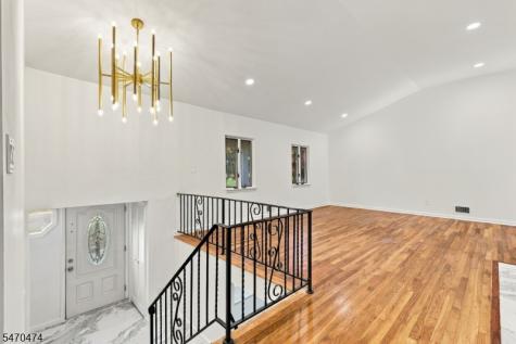 71 Fairway Drive East Hanover NJ 07936