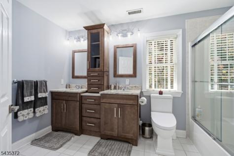 4 Winthrop Gait Road Sparta NJ 07871