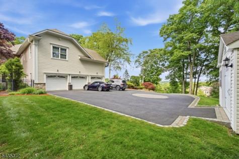 4 Winthrop Gait Road Sparta NJ 07871