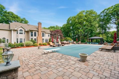 4 Winthrop Gait Road Sparta NJ 07871