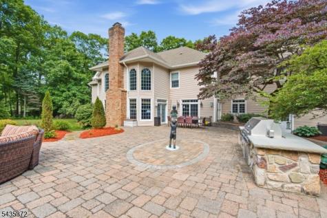 4 Winthrop Gait Road Sparta NJ 07871