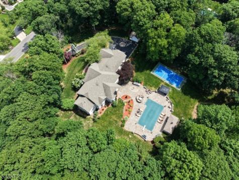 4 Winthrop Gait Road Sparta NJ 07871