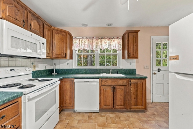 21 Chamberlain Road Jefferson NJ 07438