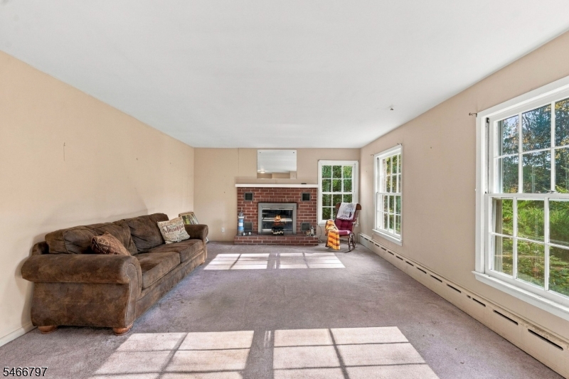 21 Chamberlain Road Jefferson NJ 07438