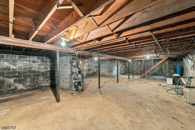 21 Chamberlain Road Jefferson NJ 07438