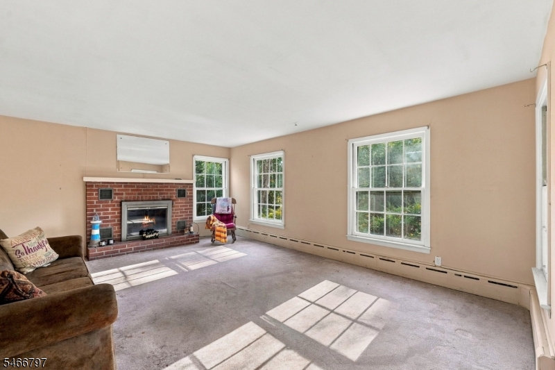 21 Chamberlain Road Jefferson NJ 07438