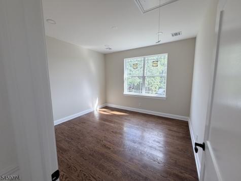 28 Mckinley Avenue Woodbridge NJ 07067