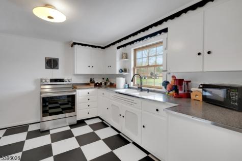 4435 Rudetown Road Hardyston NJ 07419