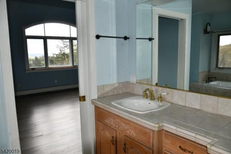 4 Highlands Lane Hardwick NJ 07825