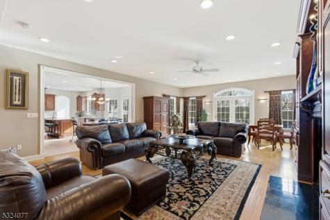 4 Deer Trail Road Kinnelon NJ 07405