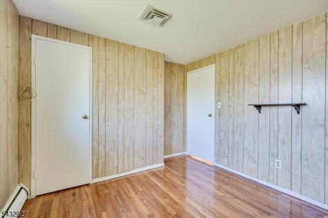 26 Farrell Avenue Woodbridge NJ 07067