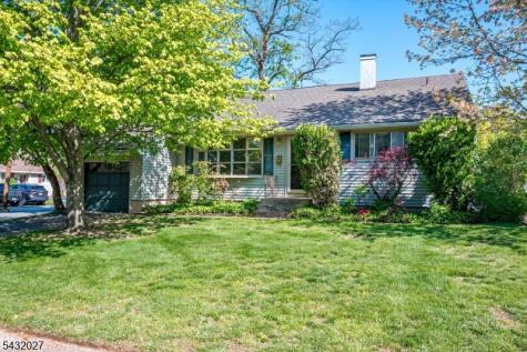 26 Farrell Avenue Woodbridge NJ 07067