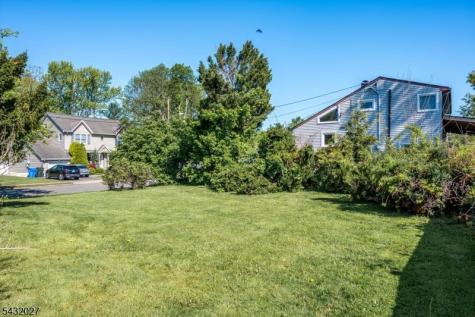 26 Farrell Avenue Woodbridge NJ 07067