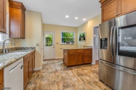 28 Codington Place Somerville NJ 08876