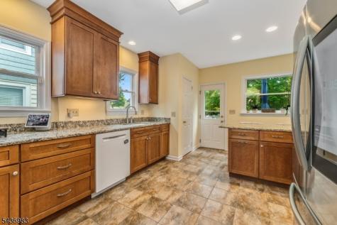 28 Codington Place Somerville NJ 08876