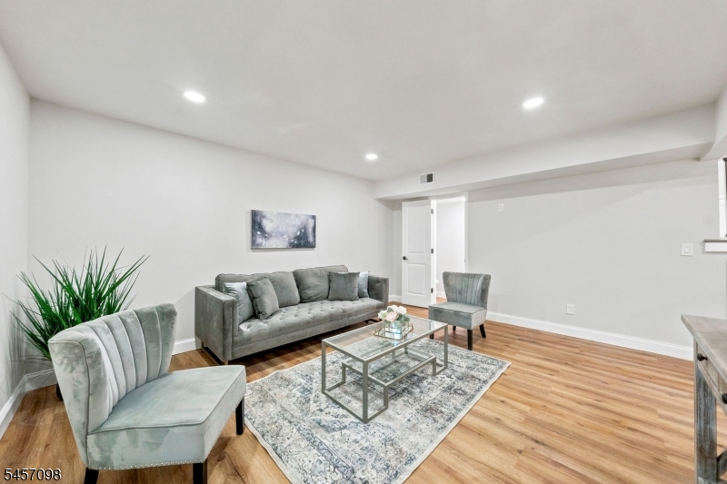 7 Mystic Cove Howell NJ 07728