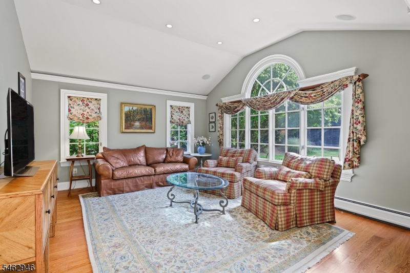 359 Lakeview Drive Wyckoff NJ 07481