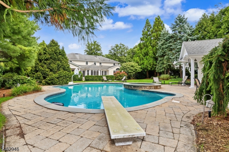 359 Lakeview Drive Wyckoff NJ 07481