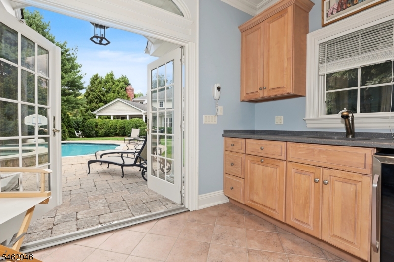 359 Lakeview Drive Wyckoff NJ 07481