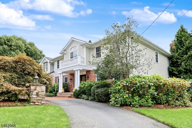 359 Lakeview Drive Wyckoff NJ 07481