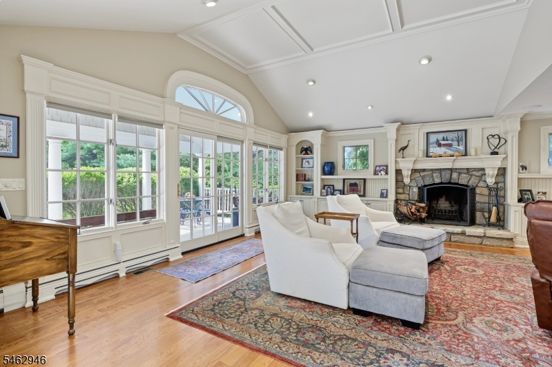 359 Lakeview Drive Wyckoff NJ 07481