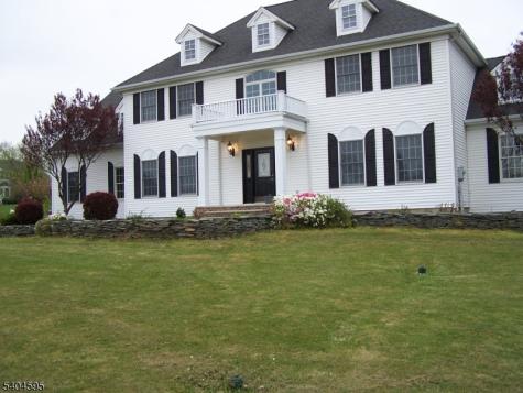20 Northwood Drive Alexandria NJ 08867