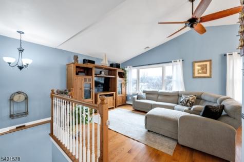 20 Park Avenue Lopatcong NJ 08865