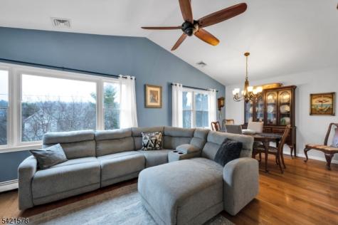 20 Park Avenue Lopatcong NJ 08865
