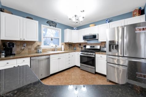 20 Park Avenue Lopatcong NJ 08865