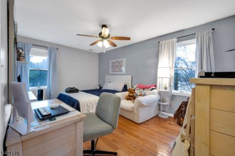 20 Park Avenue Lopatcong NJ 08865