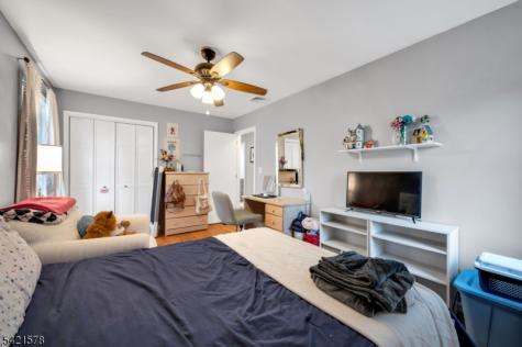 20 Park Avenue Lopatcong NJ 08865