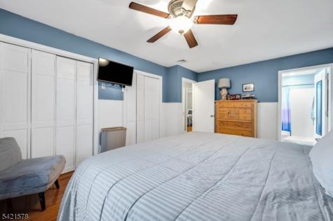 20 Park Avenue Lopatcong NJ 08865