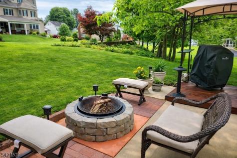 20 Park Avenue Lopatcong NJ 08865