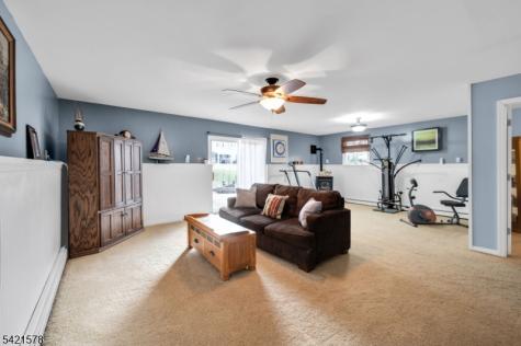 20 Park Avenue Lopatcong NJ 08865