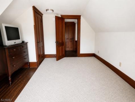 55 W Clay Avenue Roselle Park NJ 07204