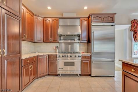 15 Fieldstone Court East Hanover NJ 07936