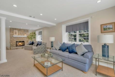 15 Fieldstone Court East Hanover NJ 07936