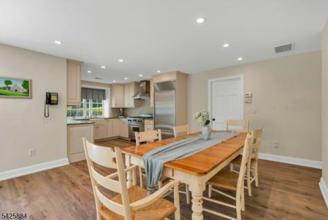 15 Fieldstone Court East Hanover NJ 07936